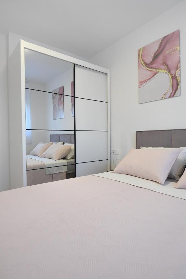 Garden Apartment Leoma With Free Parking! Zadar Eksteriør billede